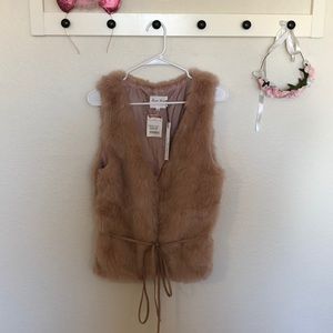 Rose gold Faux Fur vest size large NWT